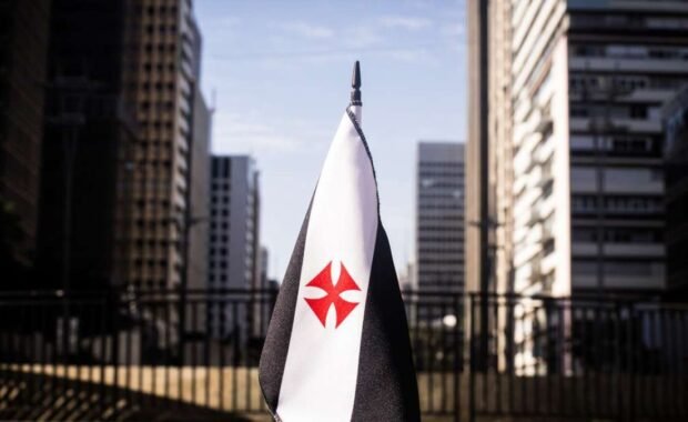 STJD denuncia Thiago Mendes do Vasco por críticas à arbitragem contra Corinthians