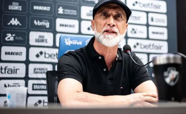 Álvaro Pacheco exige R$ 3,1 milhões do Vasco na Justiça após demissão relâmpago