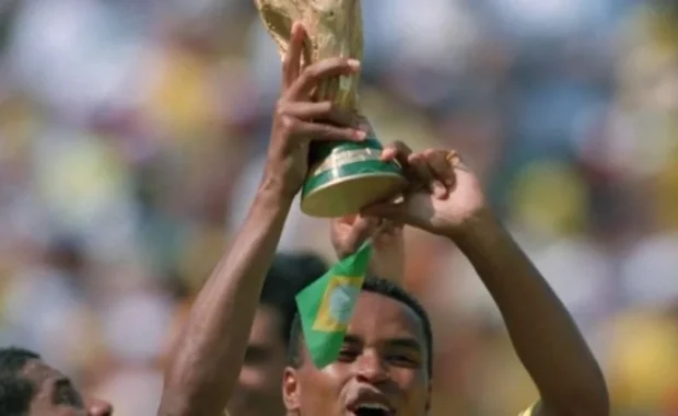 Campeão mundial de 94 revela bastidores do tetra e opina sobre Neymar: 'Lógico que levaria'