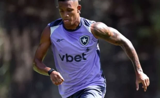 Danilo tem afastamento no Botafogo e reabre possibilidade de retorno ao Palmeiras