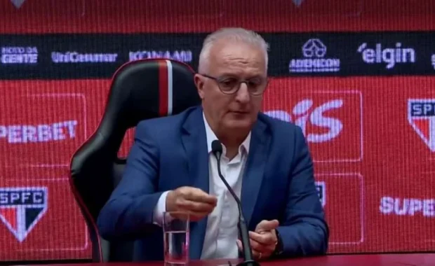 Dorival Junior assume comando do São Paulo e clama por retorno da torcida ao Morumbis