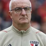 Dorival Júnior retorna ao São Paulo pela terceira vez com contrato até 2026
