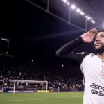 Memphis Depay aceita redução salarial para renovar com o Corinthians até 2028