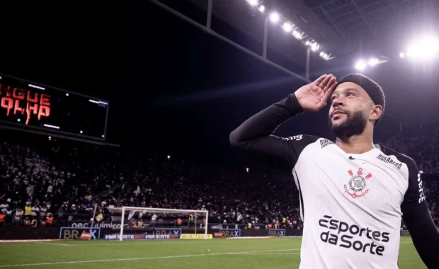 Memphis Depay aceita redução salarial para renovar com o Corinthians até 2028