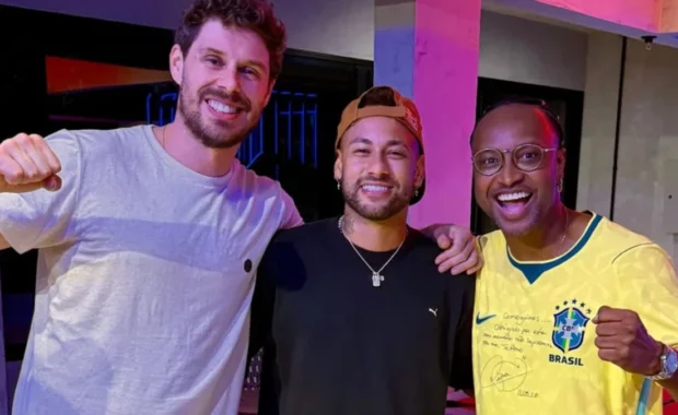 Neymar celebra convocação para Copa do Mundo 2026 com família e amigos famosos em casa