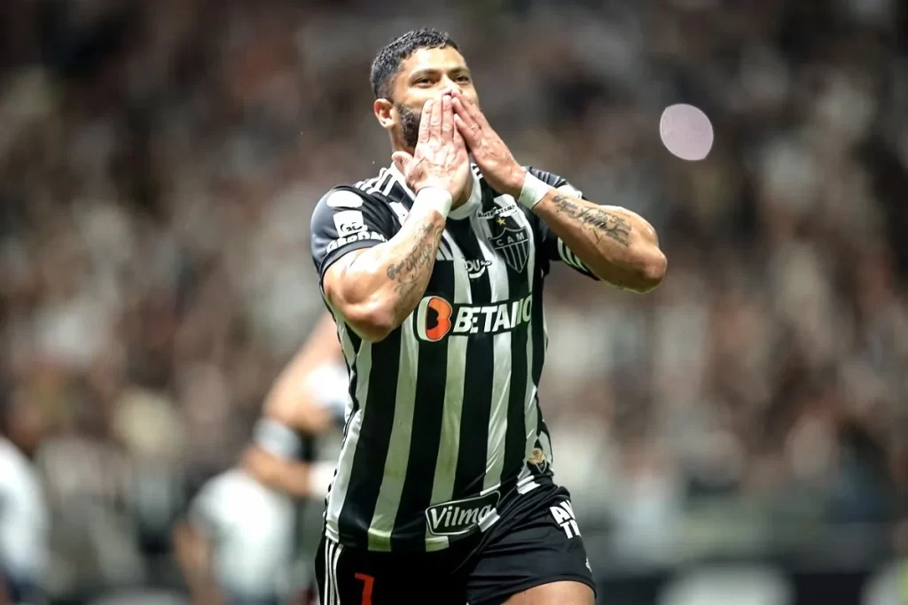 Palmeiras tenta 'roubar' Hulk do Fluminense em lance de última hora, revela jornalista