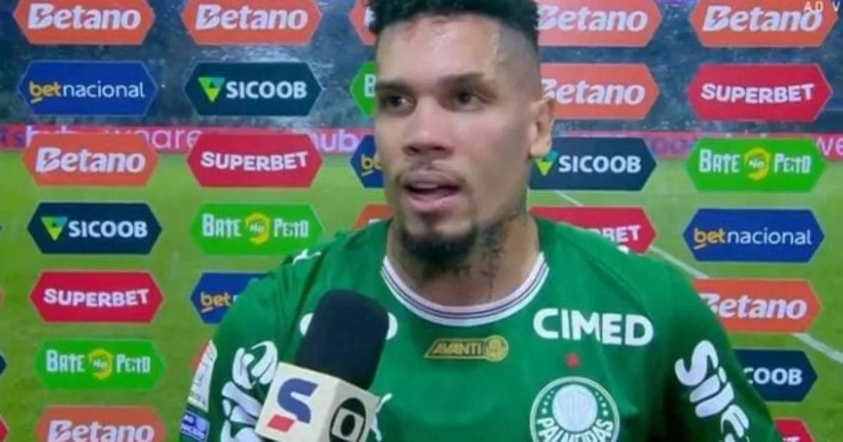 Paulinho emociona-se ao retornar aos gramados após 302 dias: 'Muita luta e resiliência'