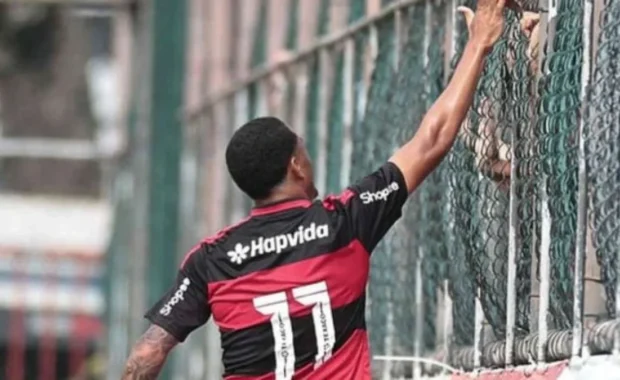 Promessa do Flamengo desperta interesse de clubes europeus em negócio milionário