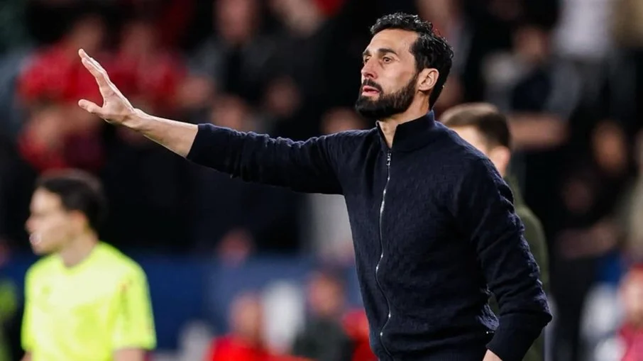 Seis jogadores do Real Madrid confrontam Álvaro Arbeloa e clube vive crise interna