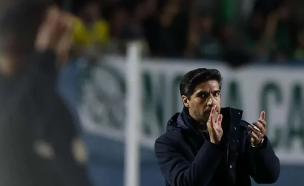 Técnico do Palmeiras rebate críticas após vitória na Copa do Brasil: 'Tudólogos falam de tudo'
