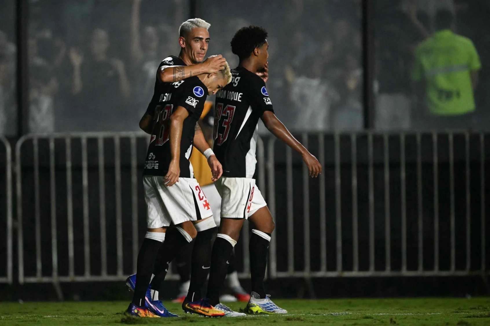 Vitória na Sul-Americana fortalece Vasco antes do clássico contra o Flamengo
