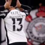Zagueiro do Corinthians exalta trabalho de Diniz após vitória na Libertadores e destaca momento especial