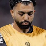 Zé Elias detona Gabigol após empate do Santos: 'Não ajuda e não participa'
